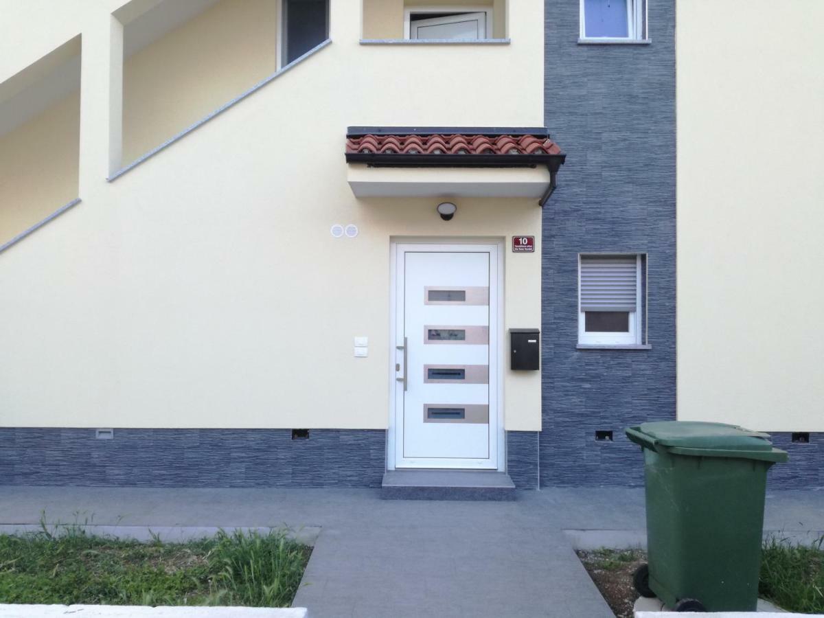 Apartizola Exteriör bild